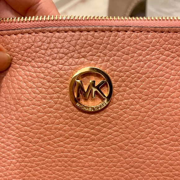 Michael Kors clutch Rose Mauve wristlet - Picture 2 of 4